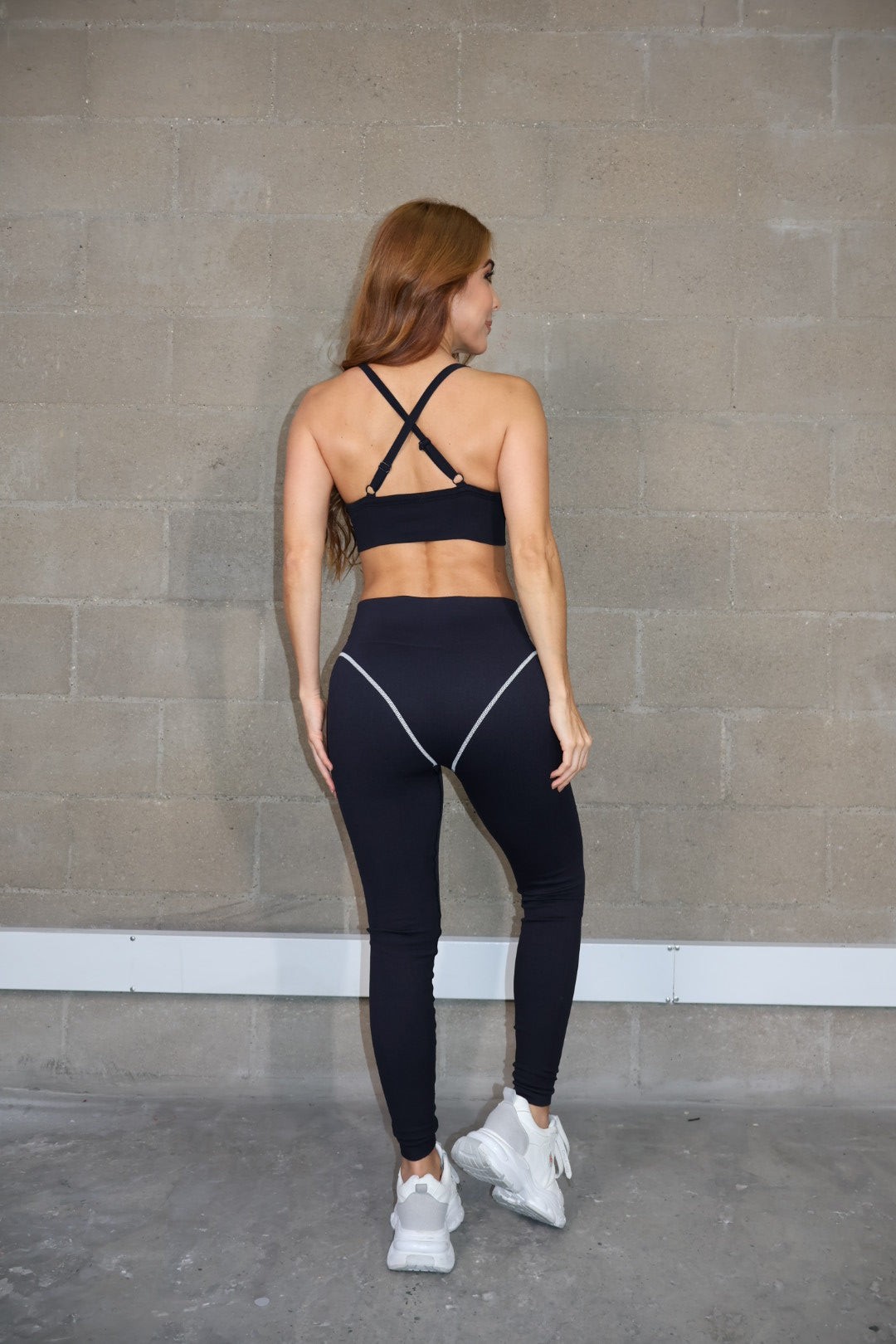 Set top tiras y leggins con costura en contraste | Ref.254